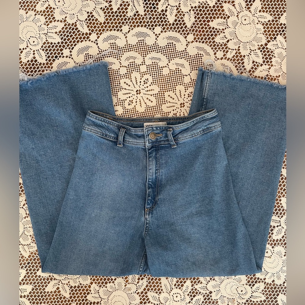 Zara High Waist Wide Leg Raw Hem Jeans size 8